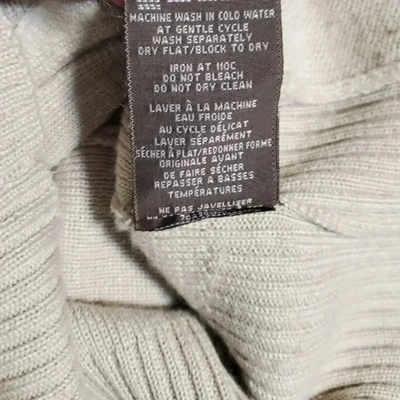 Lole Full Zip Mock Neck Sweater Women's Size Medium Long Sleeve Tan Snowflake - Picture 9 of 9